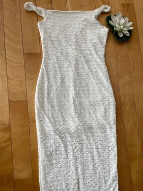 M. White Textured Bodycon Midi Dress -Alluring Summer Style